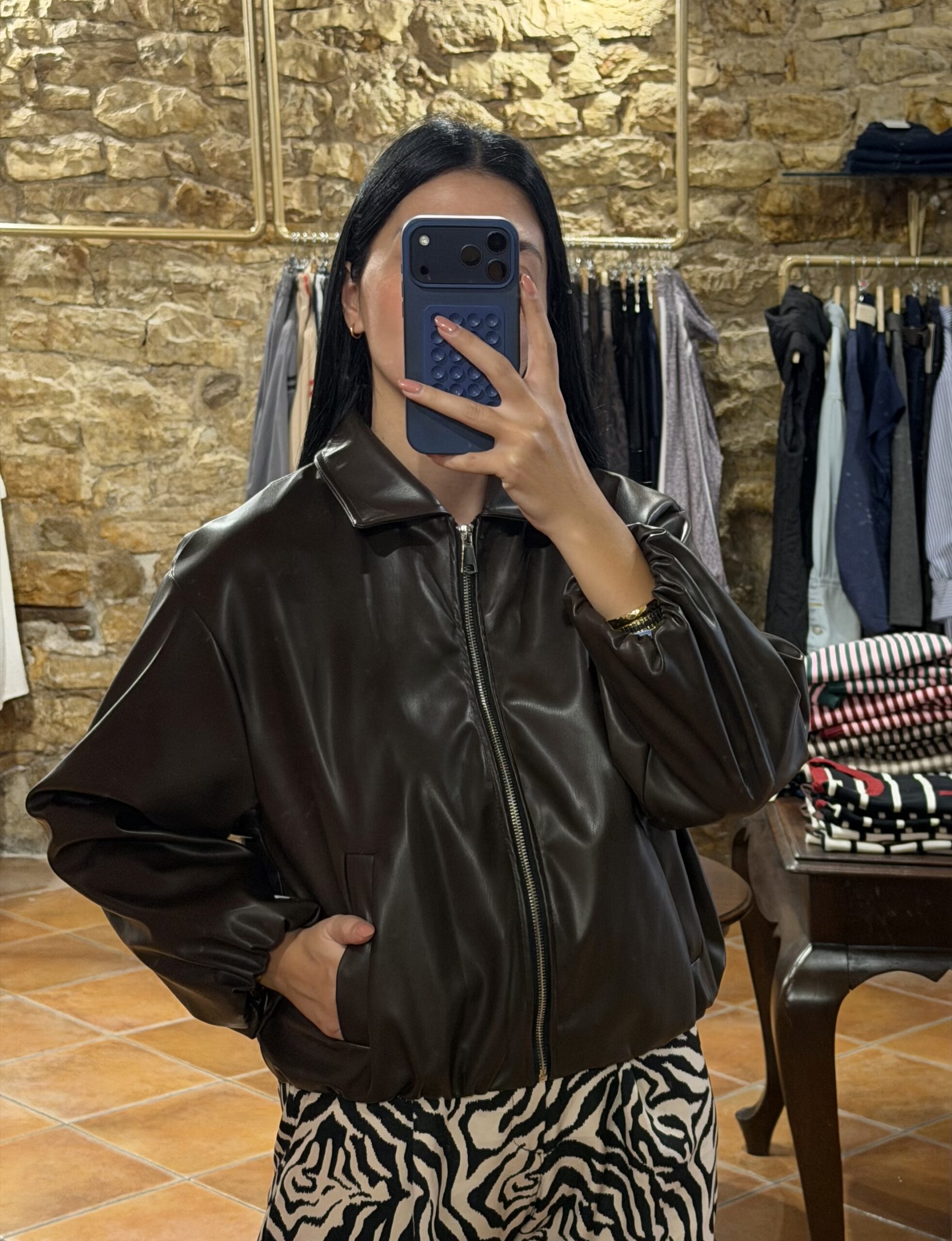 Μπουφάν bomber δερματίνη Σοκολά Μπουφάν bomber δερματίνη Σοκολά
