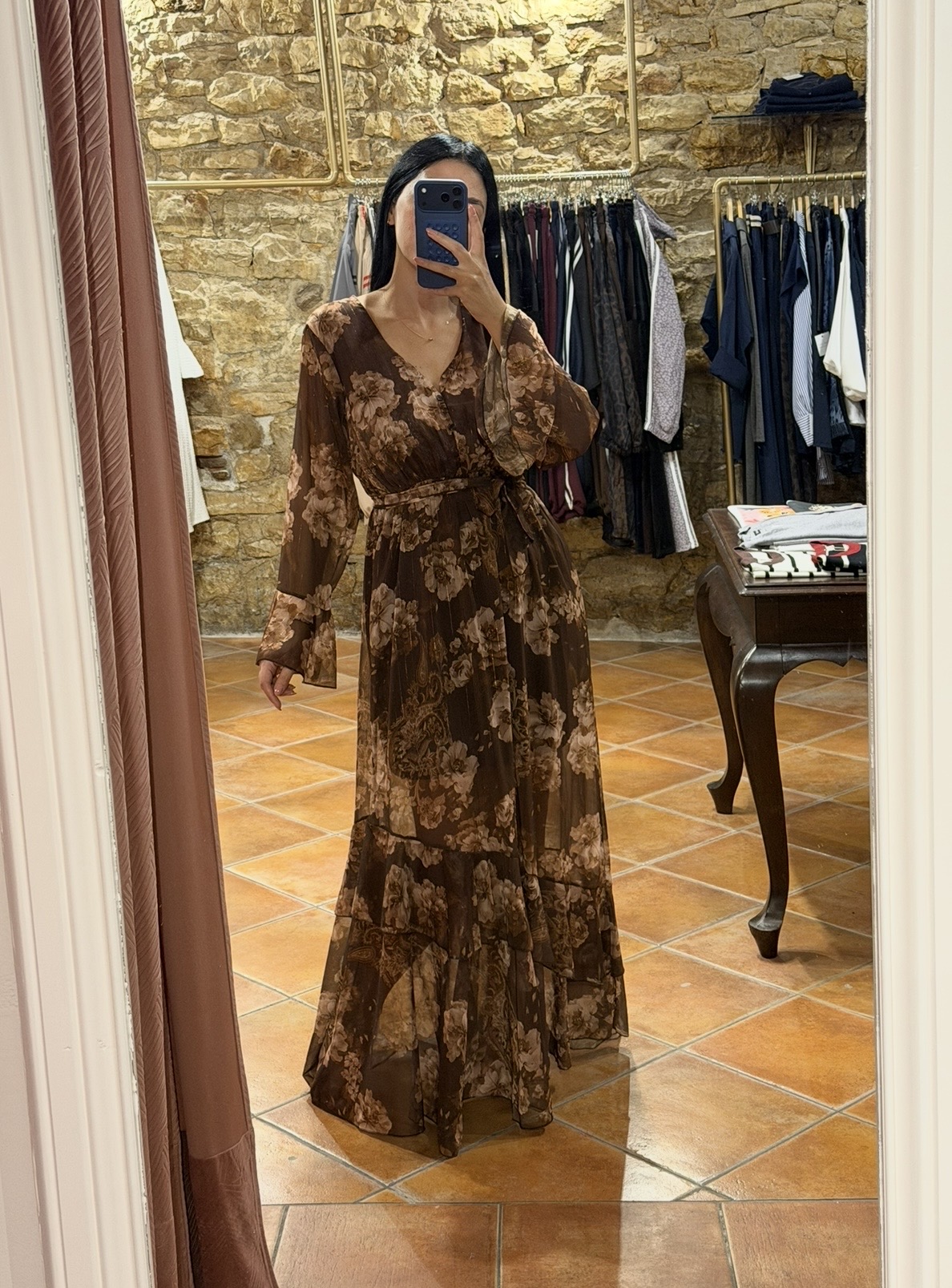 floral φόρεμα με βολάν Σοκολά floral φόρεμα με βολάν Σοκολά